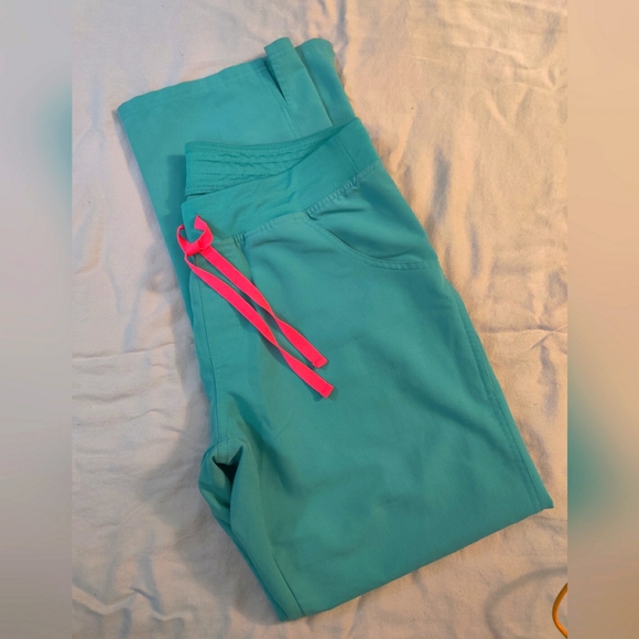 FIGS Scrubs Set Surgical Green - Picture 3 of 4